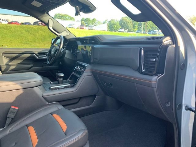 Used 2024 GMC Sierra 1500 AT4 w/ Technology Package AWD/4WD image 16
