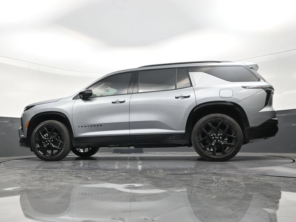 Used 2026 Chevrolet Traverse RS FWD image 22