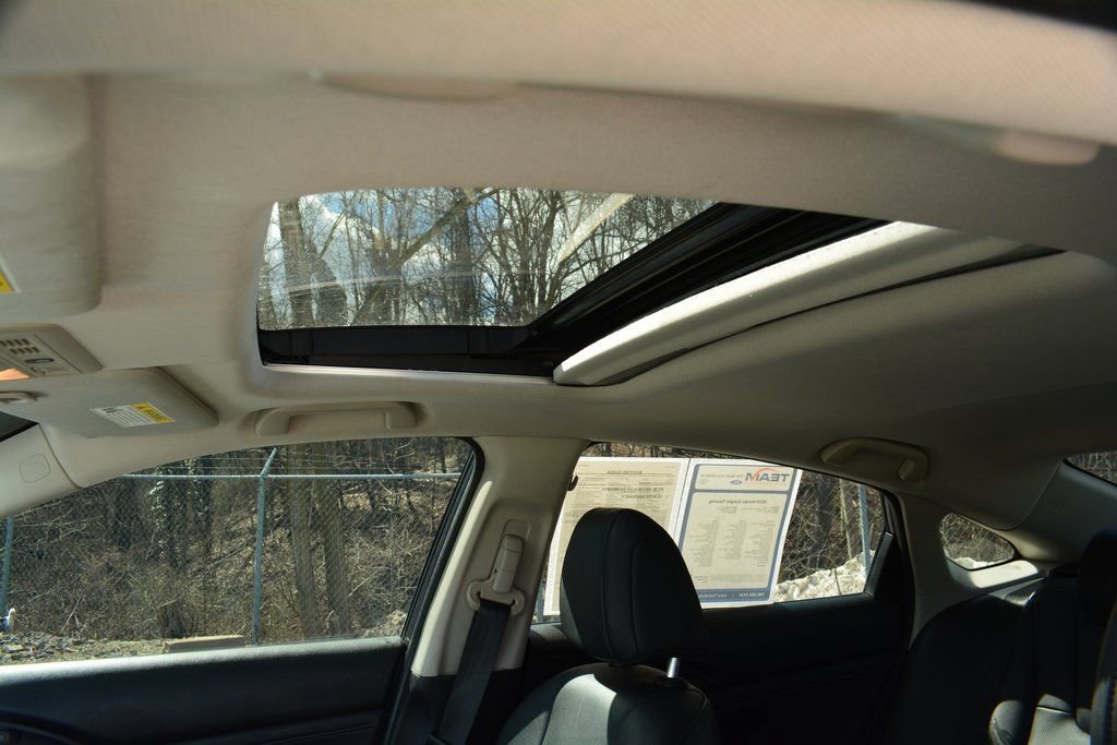 Used 2019 Honda Insight Touring image 9