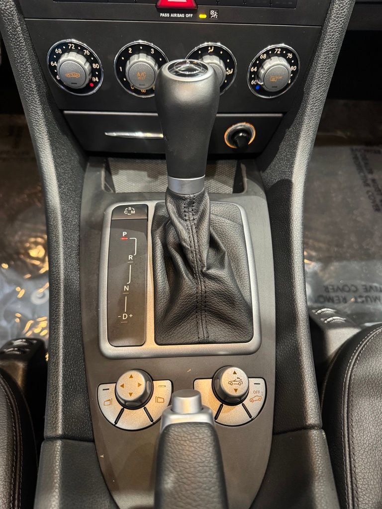 Used 2010 Mercedes-Benz SLK 300 image 23