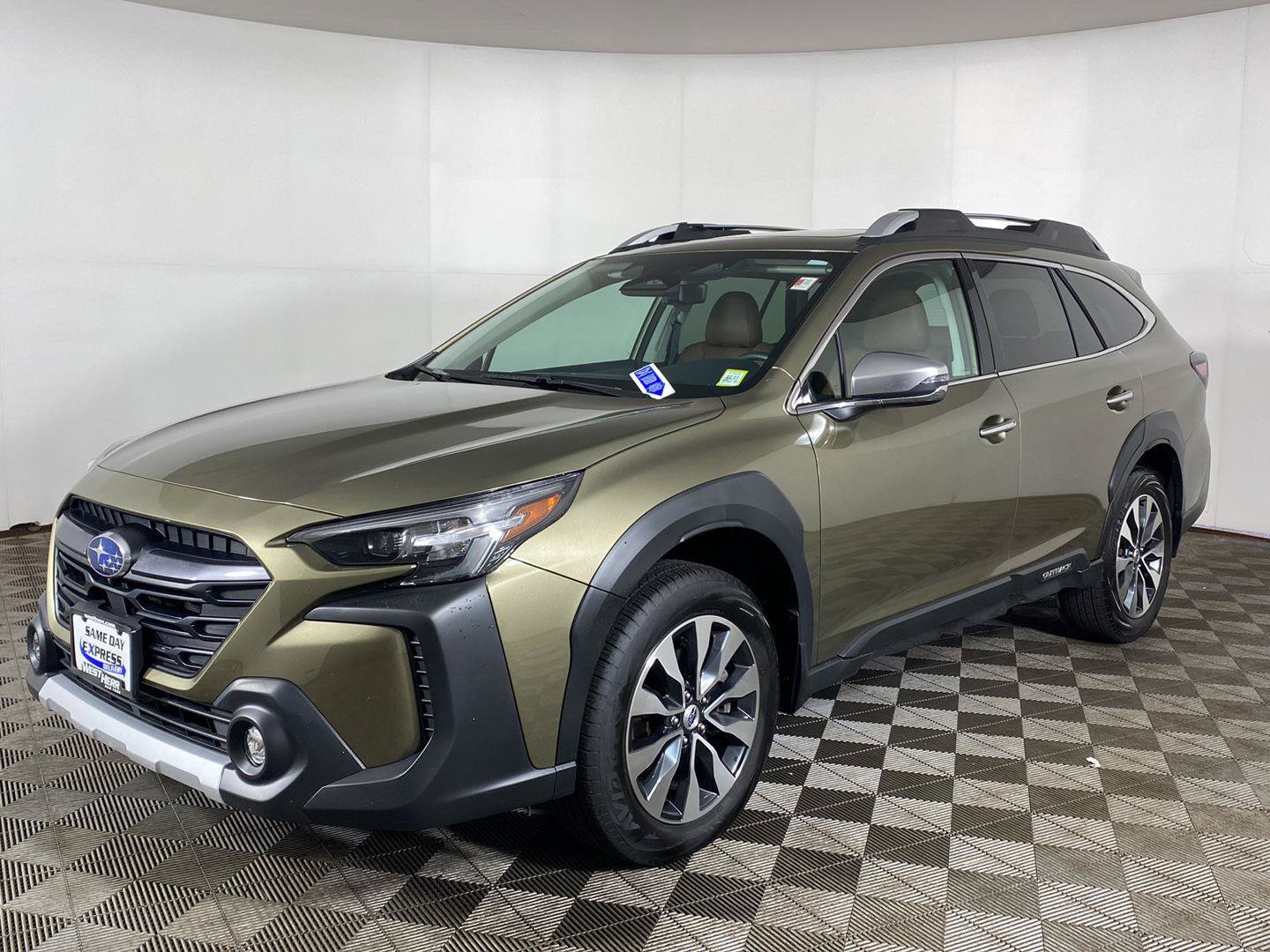 Used 2024 Subaru Outback Touring AWD/4WD image 10