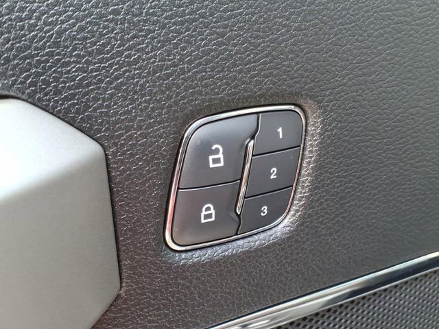 Used 2018 Ford F350 Lariat w/ Lariat Ultimate Package image 18