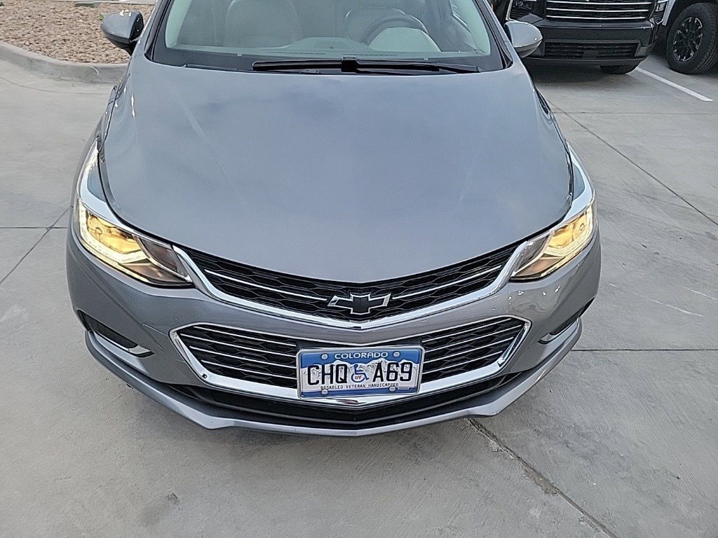 Used 2018 Chevrolet Cruze Premier image 2