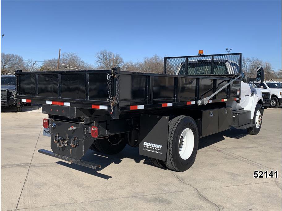 Used 2022 Ford F750 2WD Regular Cab Super Duty image 2