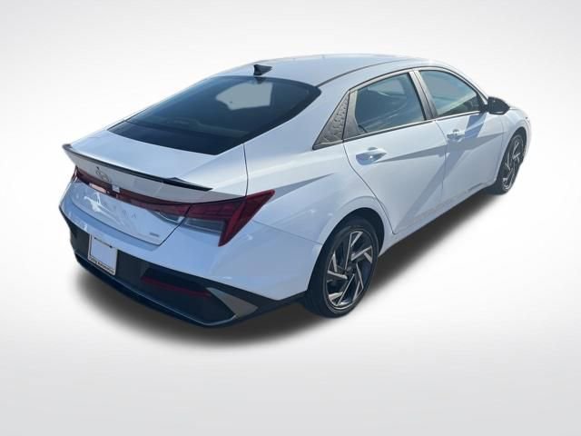 Used 2025 Hyundai Elantra SEL image 6