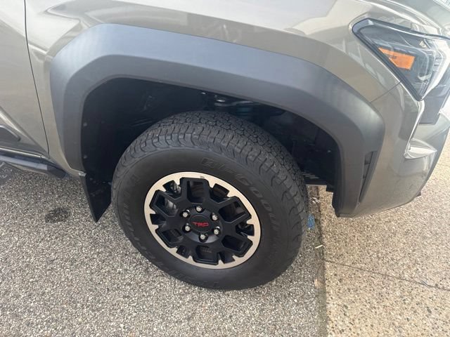 Used 2024 Toyota Tacoma TRD Off-Road w/ TRD Off Road Upgrade Package AWD/4WD image 3