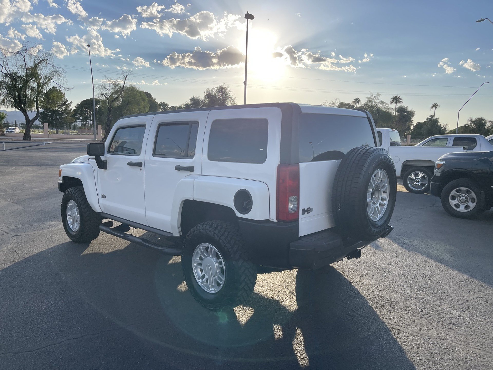 Used 2009 HUMMER H3 Luxury AWD/4WD image 3