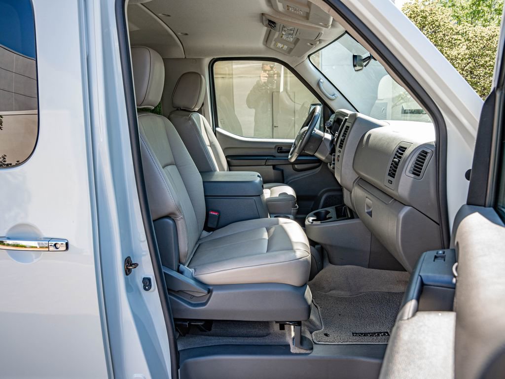 Used 2016 Nissan NV 3500 SL RWD image 32