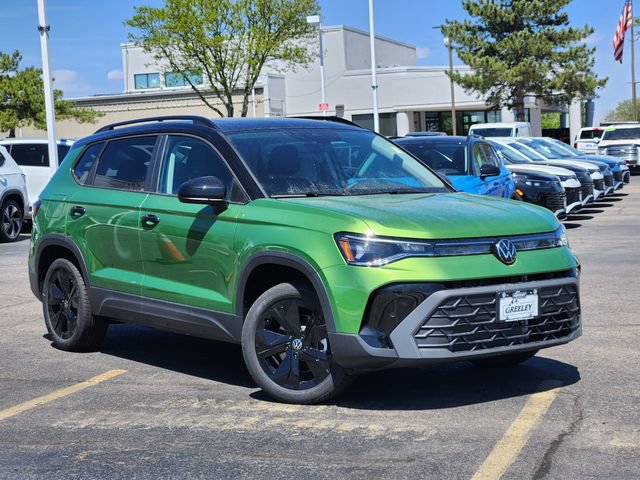 New 2026 Volkswagen Taos SE FWD image 1