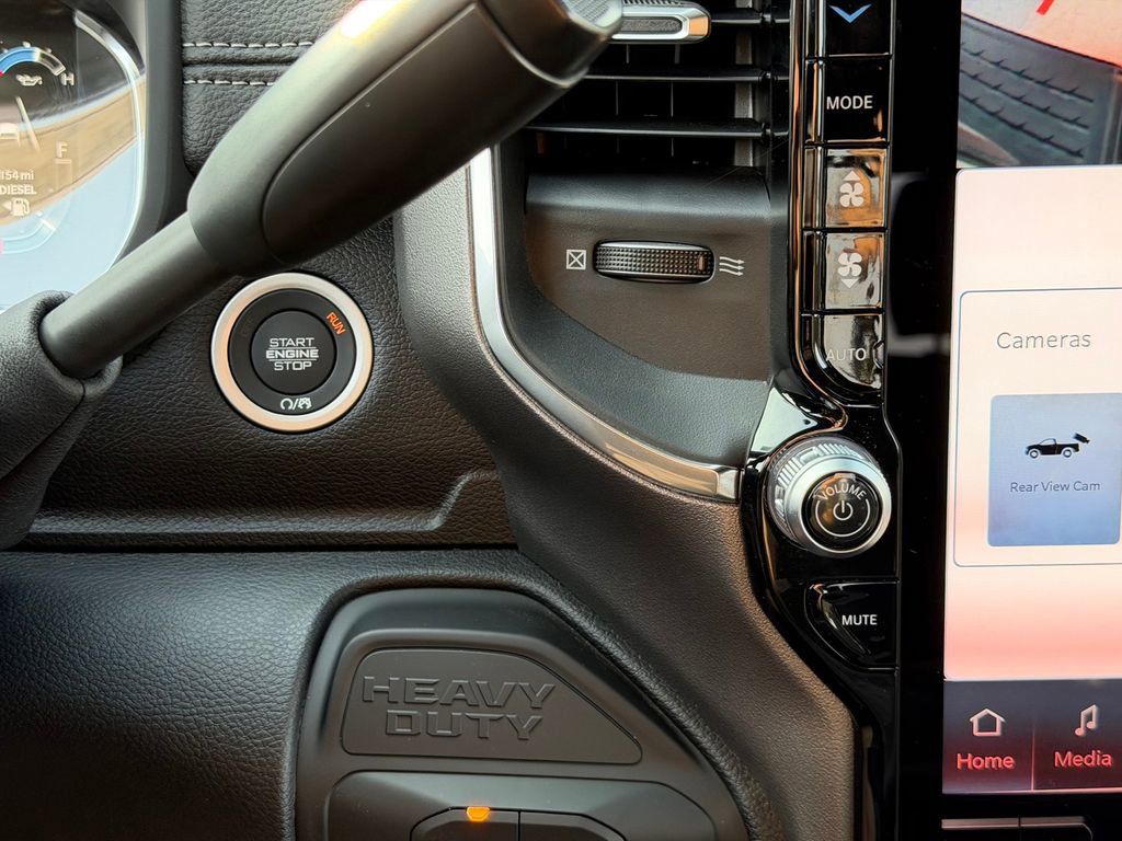 New 2026 RAM 2500 Laramie AWD/4WD image 23