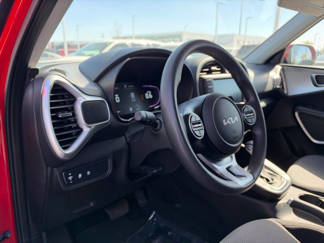 Certified 2025 Kia Soul LX w/ LX Technology Package FWD image 10