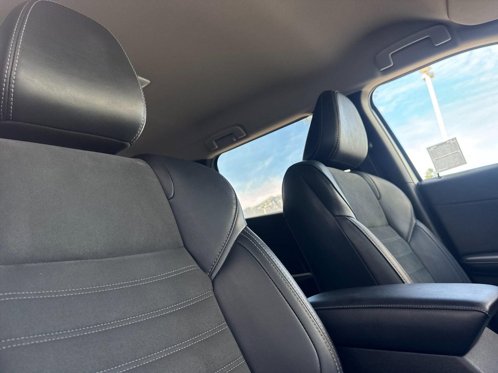 Used 2024 Mitsubishi Outlander SE FWD image 17