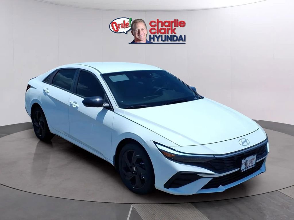 New 2026 Hyundai Elantra Sport FWD image 7