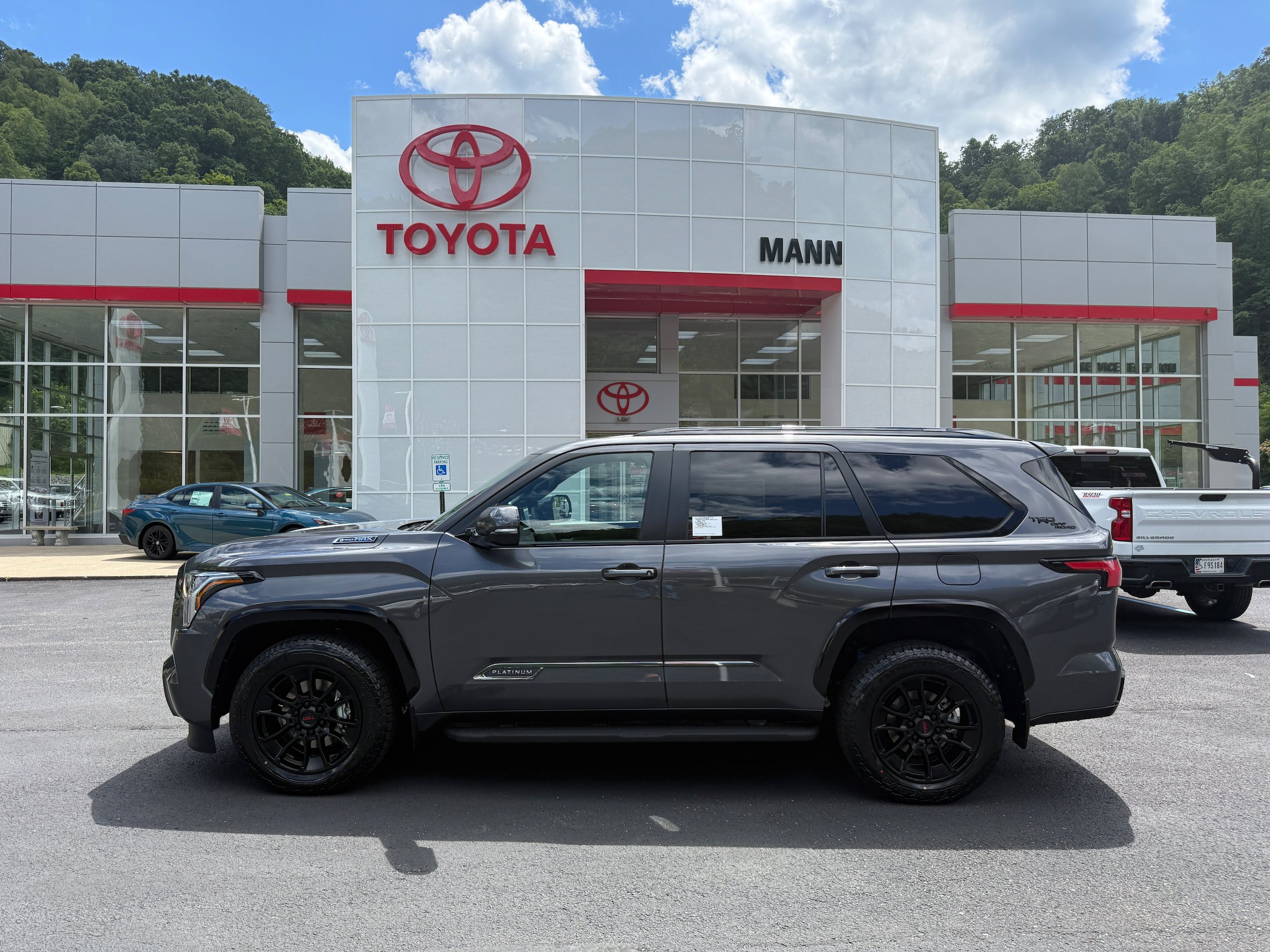 New 2026 Toyota Sequoia Platinum AWD/4WD image 1