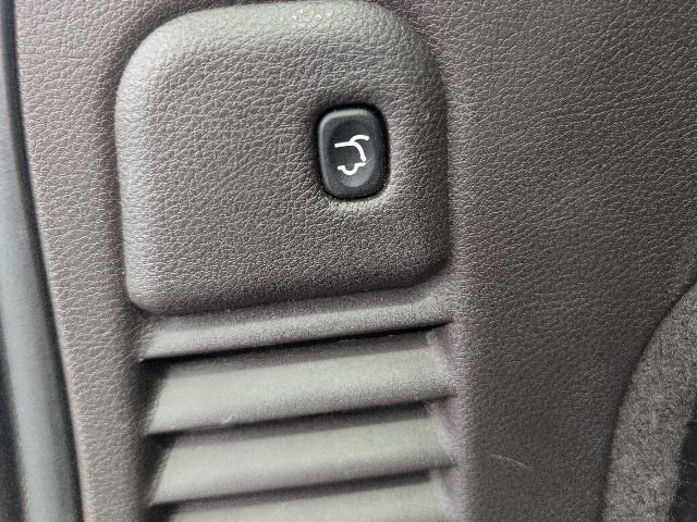 Used 2019 Jeep Grand Cherokee Overland AWD/4WD image 12