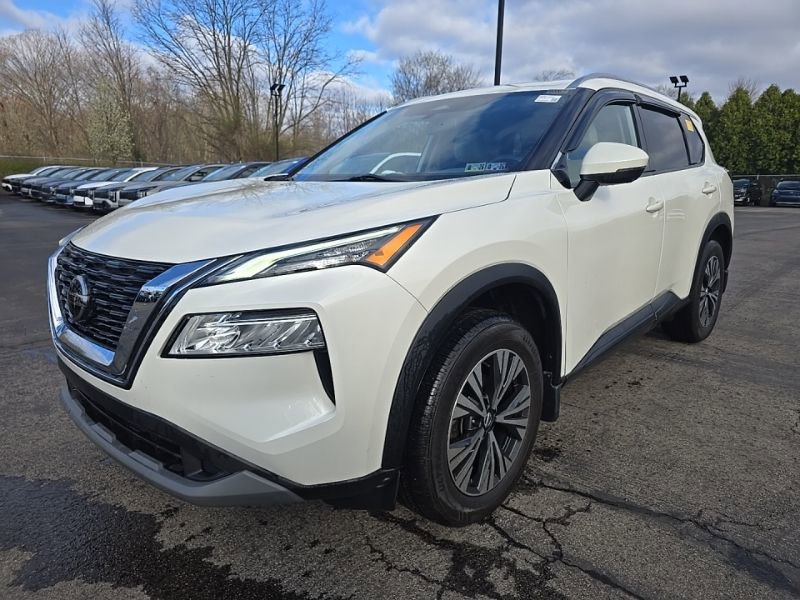 Used 2021 Nissan Rogue SV w/ Premium Package image 3