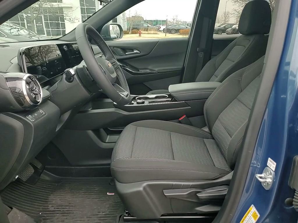 Used 2026 Chevrolet Equinox LT image 18