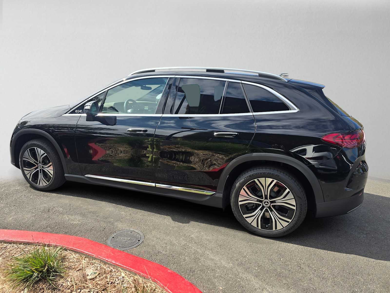 New 2026 Mercedes-Benz EQE 320 4MATIC SUV image 6