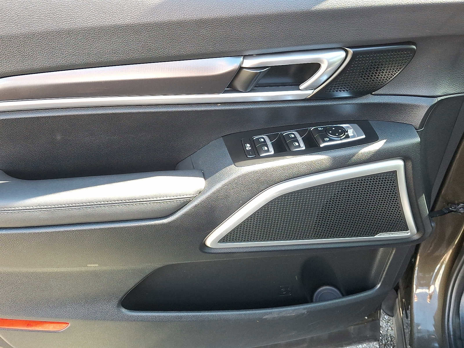 Used 2023 Kia Telluride S image 14