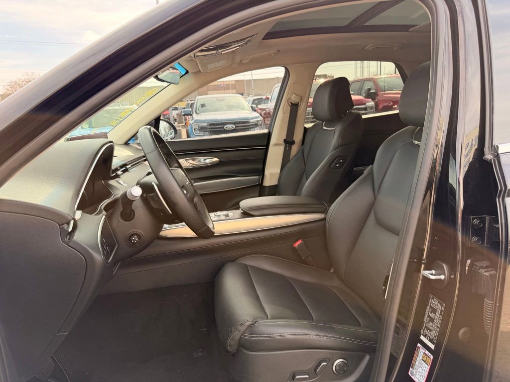 Used 2024 Genesis GV70 2.5T Select w/ Select Package image 11