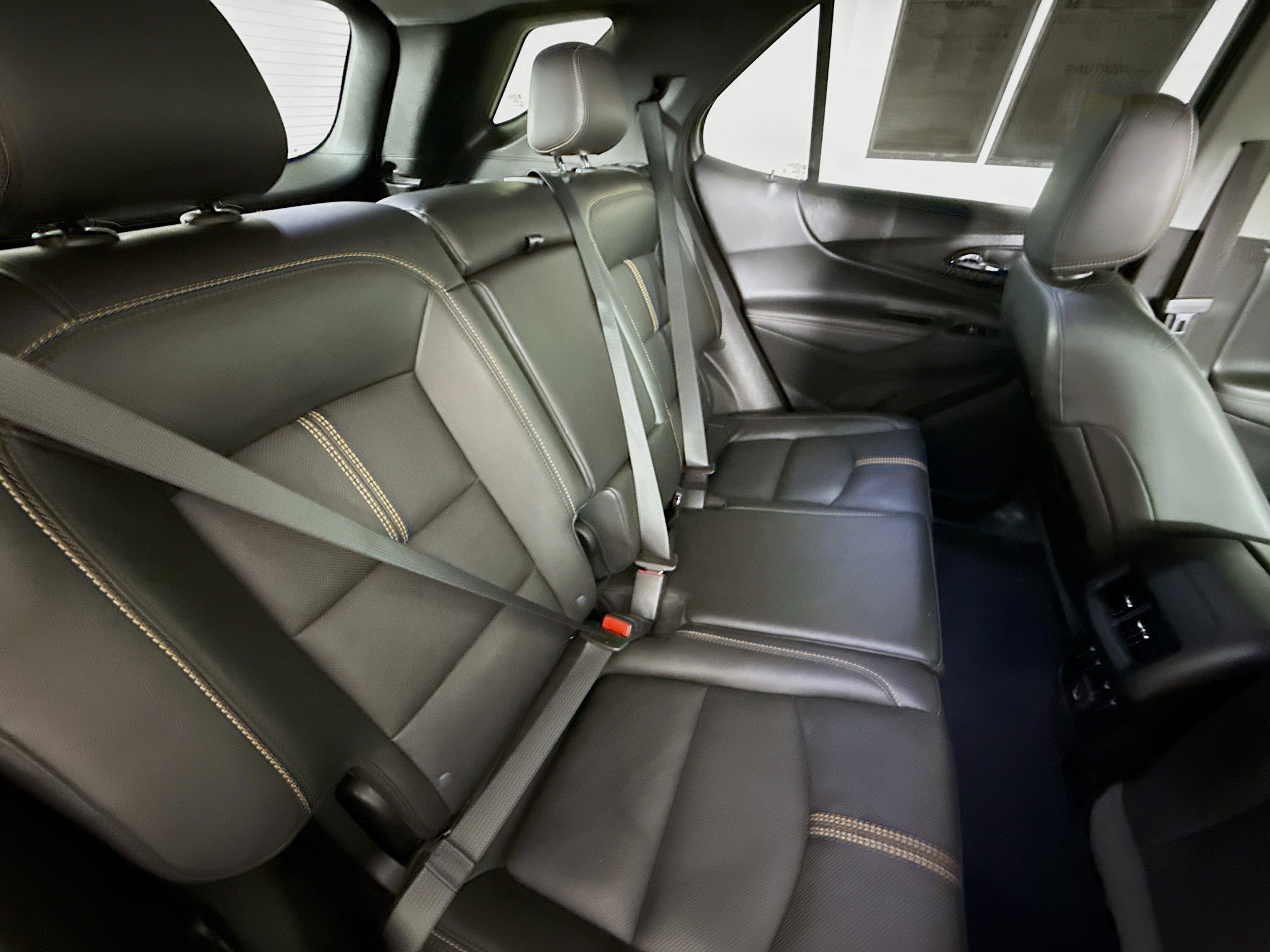 Used 2022 Chevrolet Equinox Premier image 35