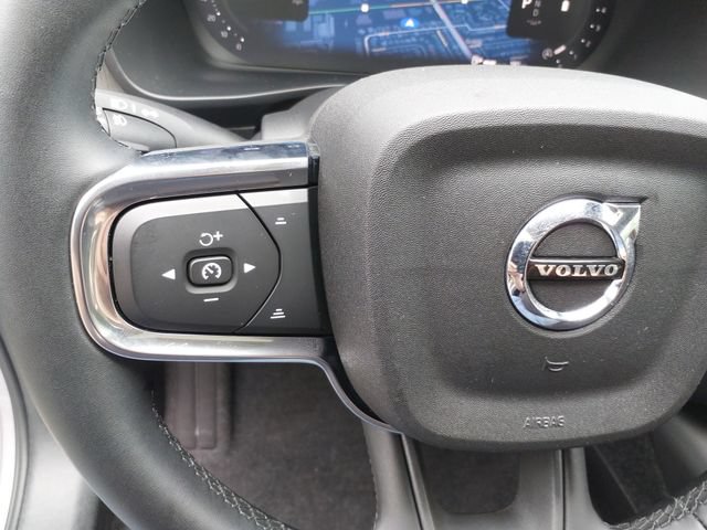 Certified 2026 Volvo XC40 B5 Plus AWD/4WD image 10