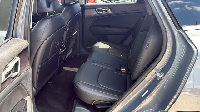 Used 2025 Kia Sportage EX FWD image 16