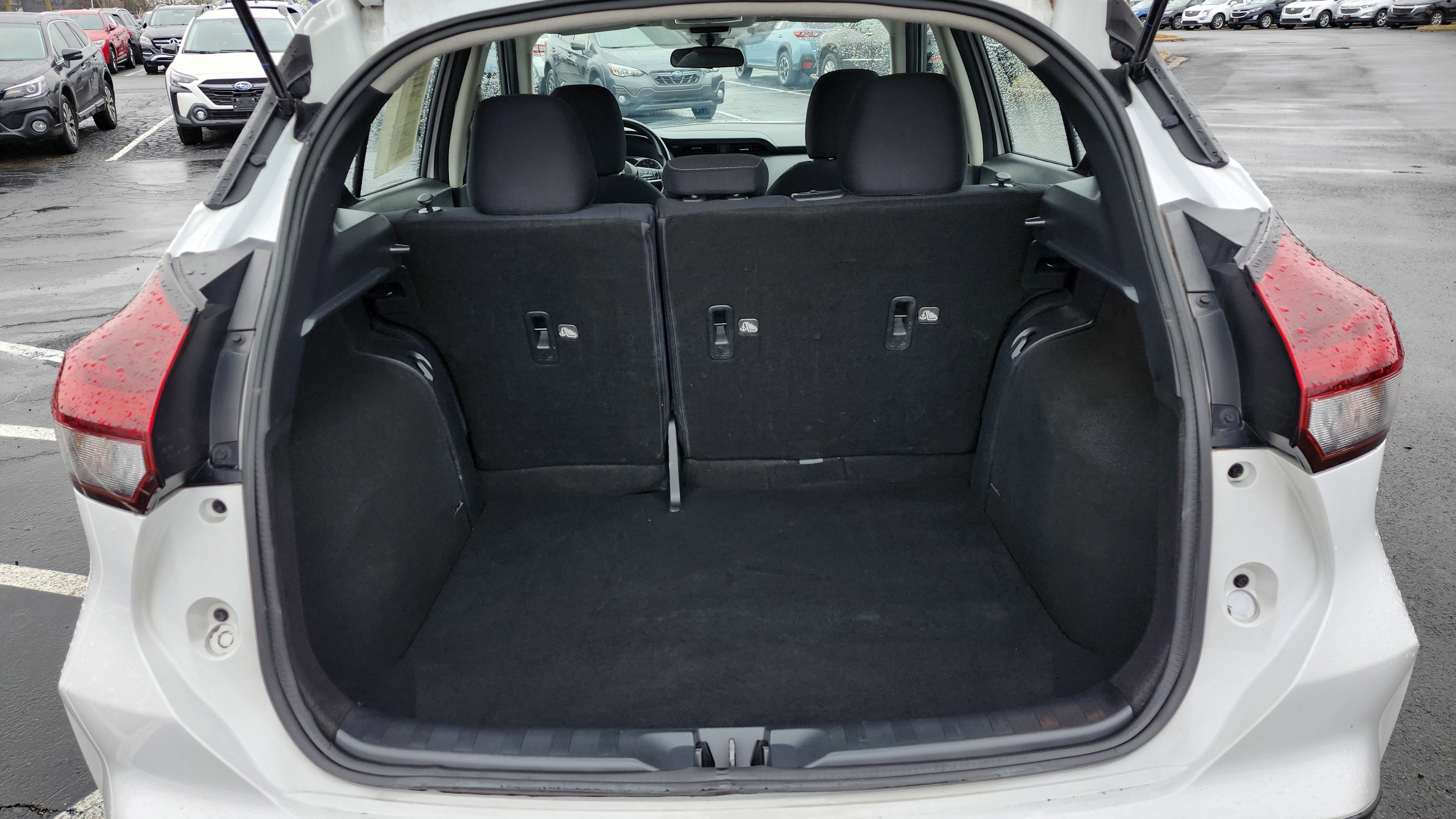 Used 2022 Nissan Kicks S image 20