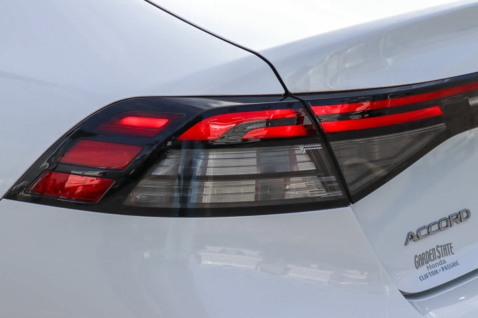 Used 2024 Honda Accord EX image 9