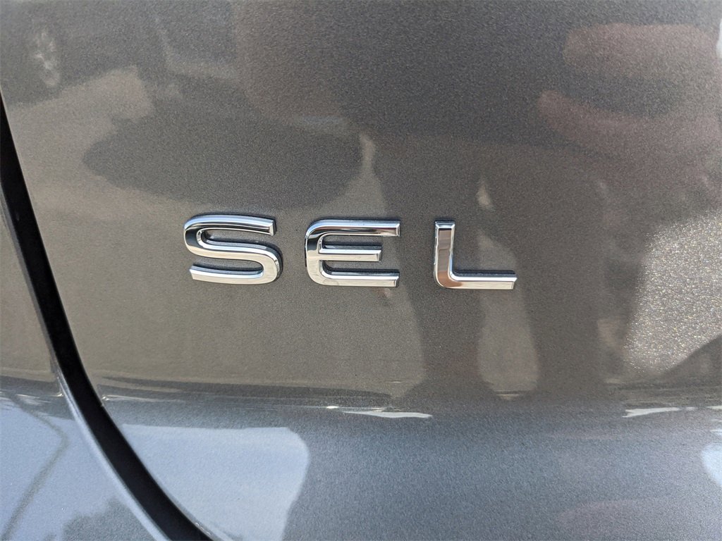 New 2025 Volkswagen Atlas Cross Sport SEL Premium R-Line image 18