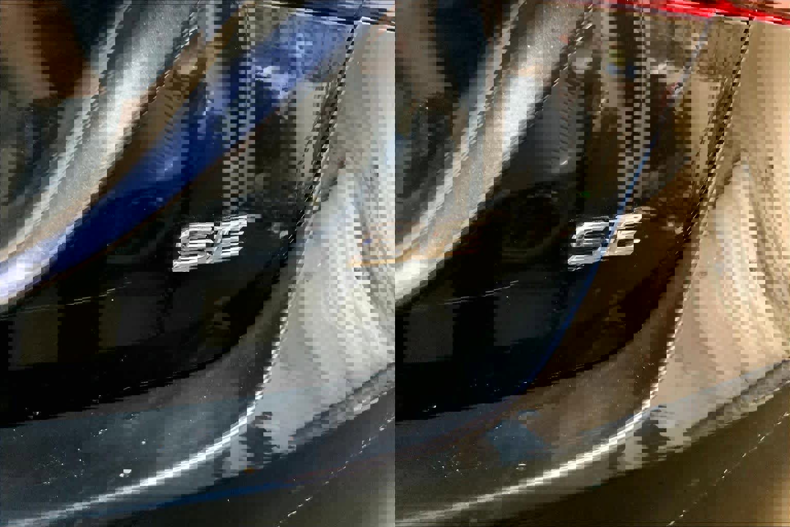 Used 2021 Toyota Camry SE w/ Cold Weather Package FWD image 10