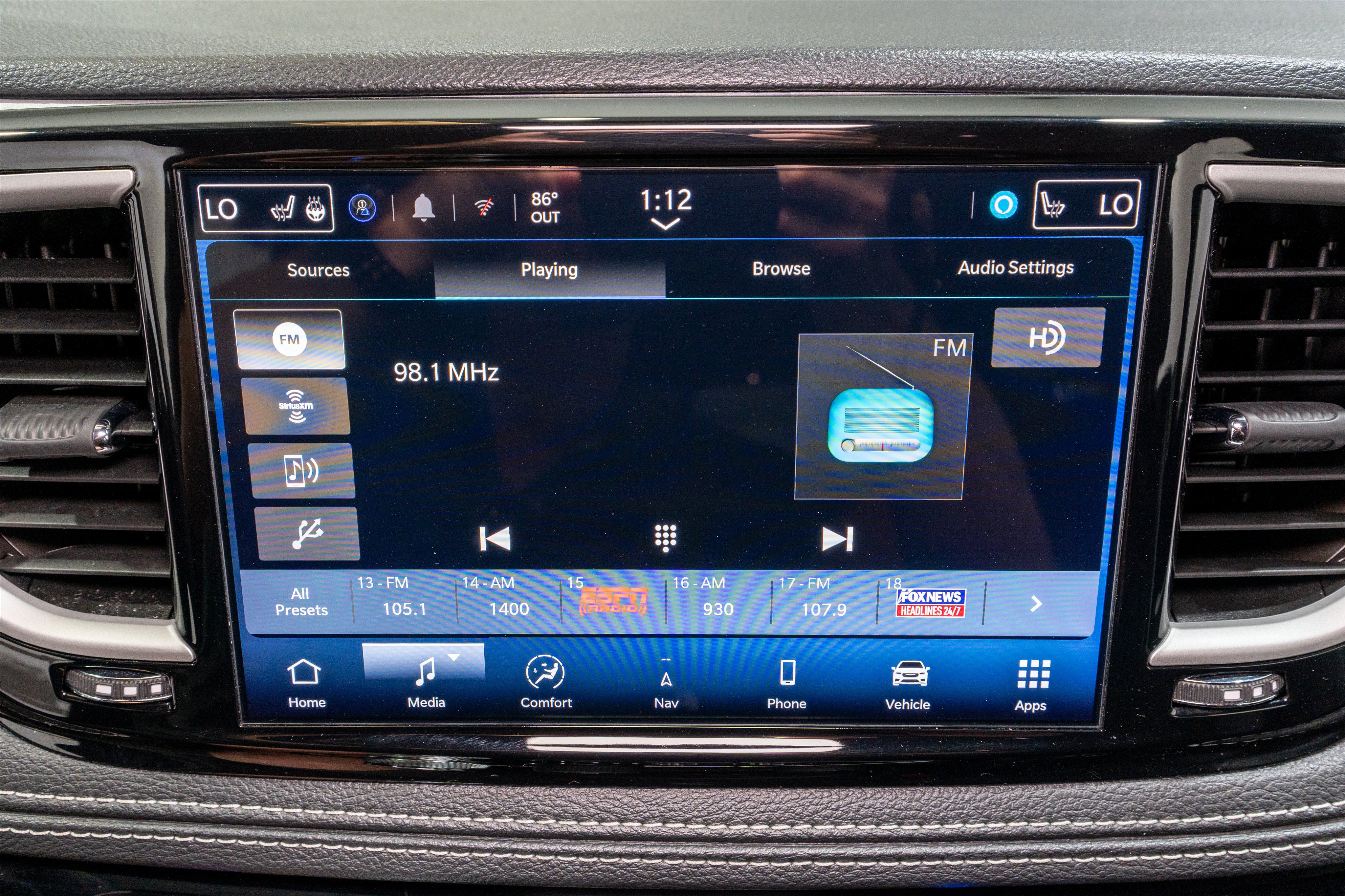 Used 2024 Chrysler Pacifica Limited FWD image 19