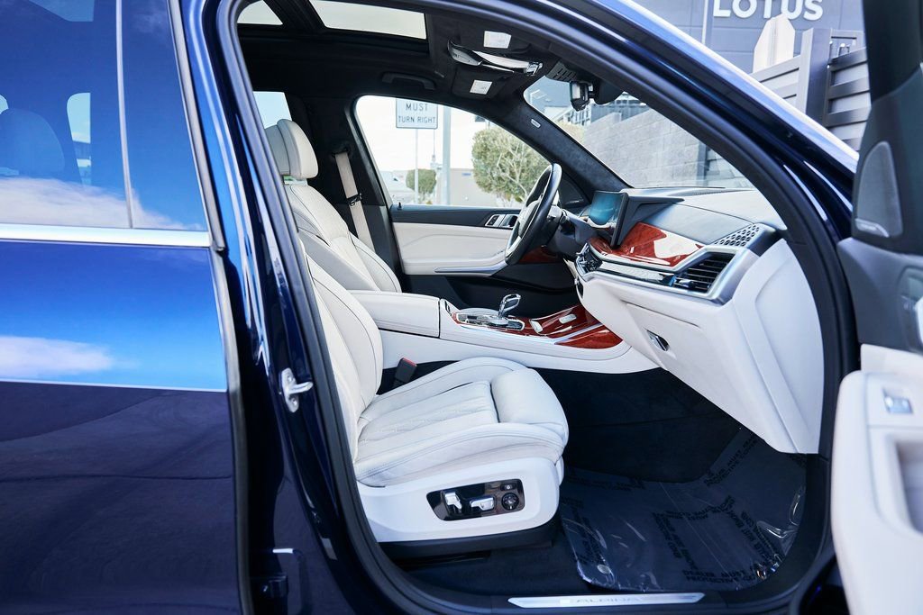 Used 2024 BMW ALPINA XB7 AWD/4WD image 25