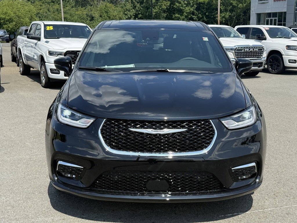 New 2026 Chrysler Pacifica Select image 10