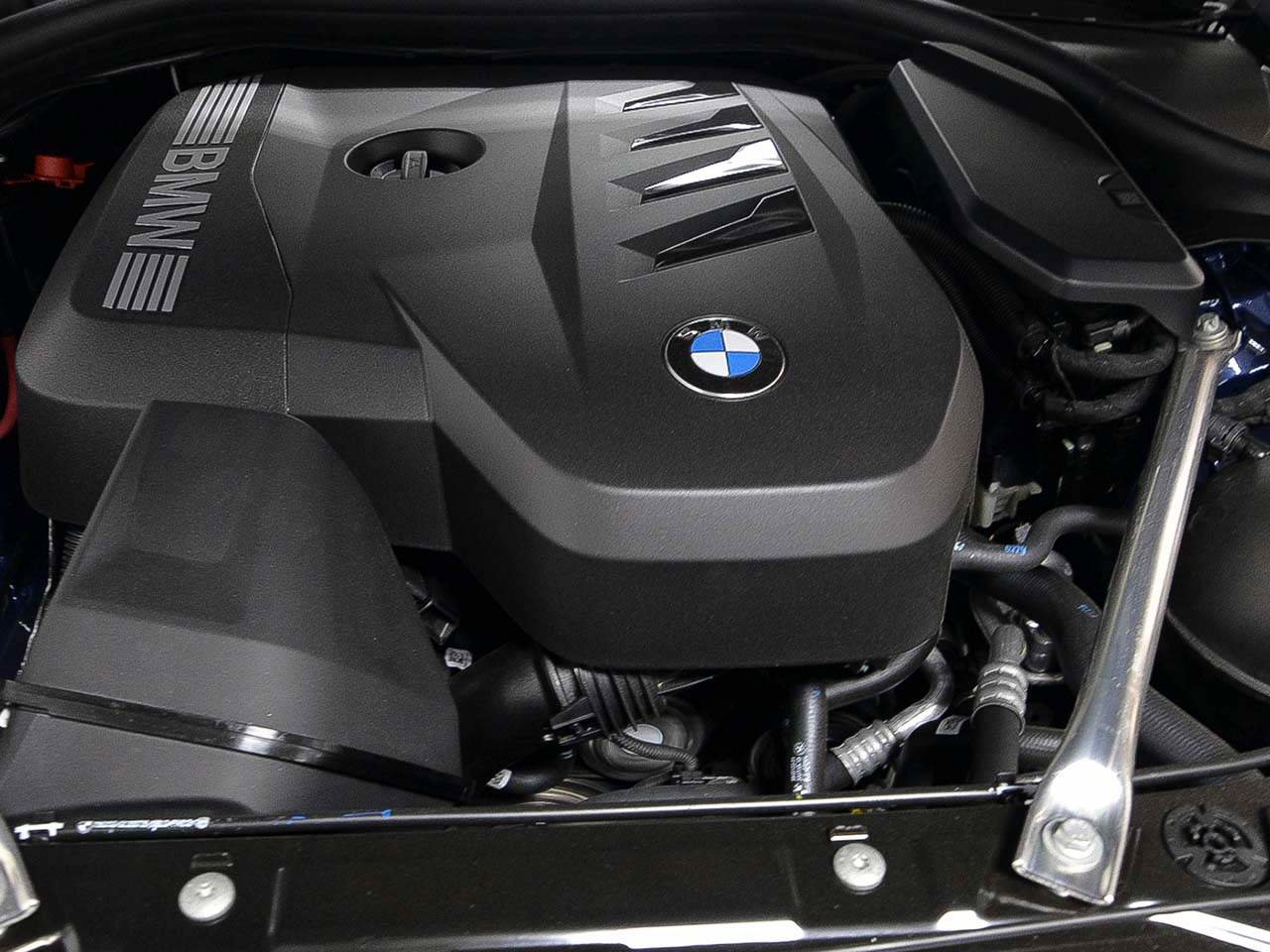 Certified 2025 BMW 530i w/ Premium Package image 14