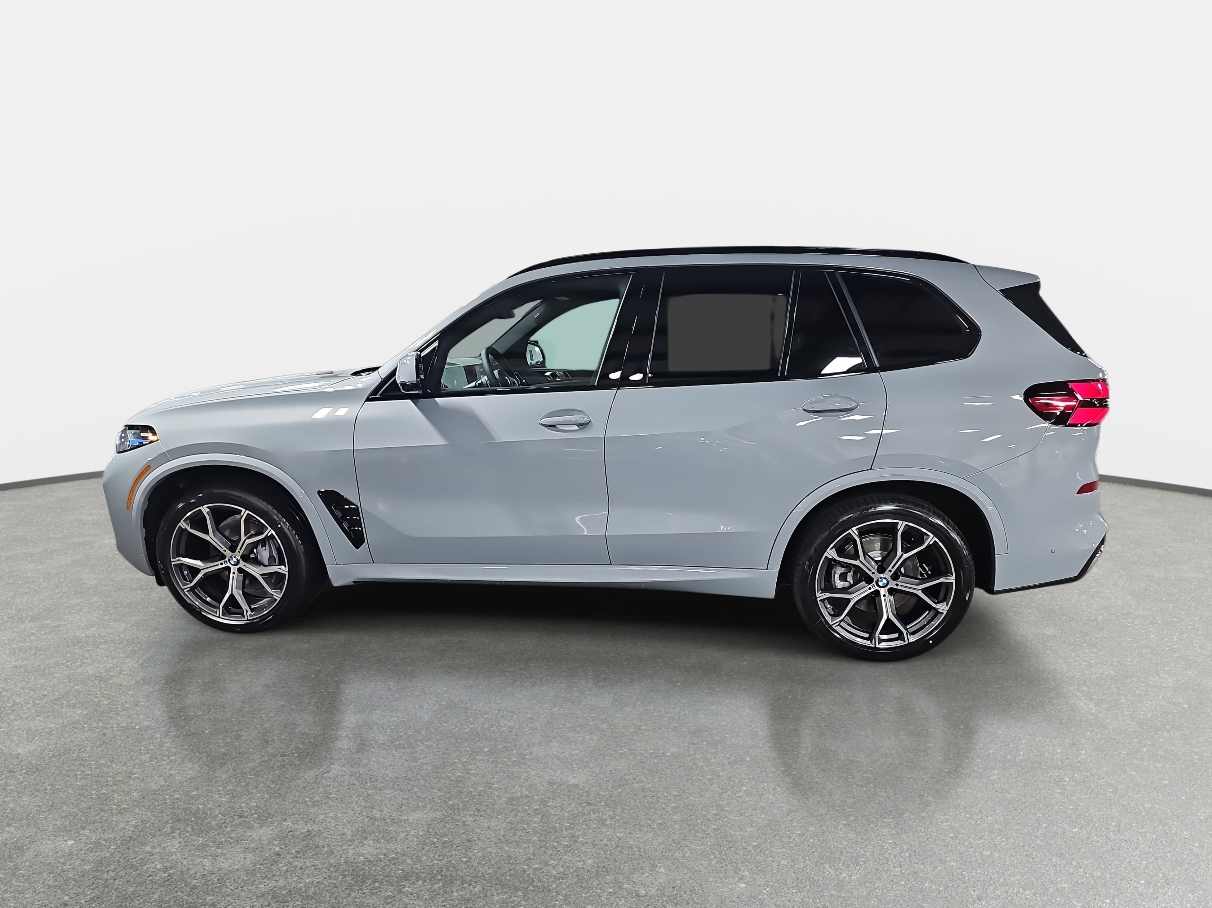 New 2026 BMW X5 xDrive40i w/ M Sport Package image 8