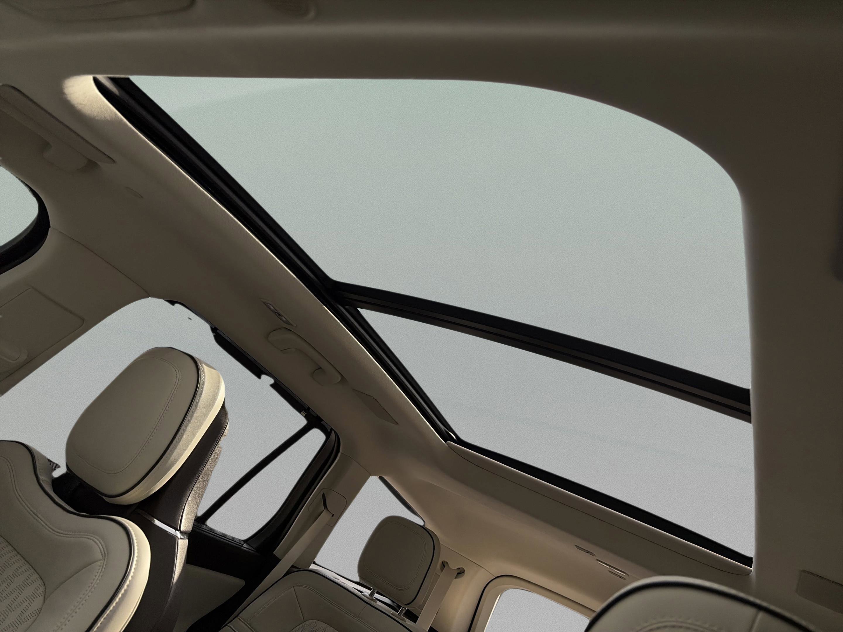 Used 2024 Lincoln Aviator Black Label w/ Dynamic Handling Package image 11