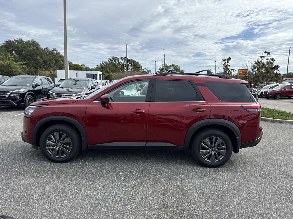 Certified 2024 Nissan Pathfinder SV image 7