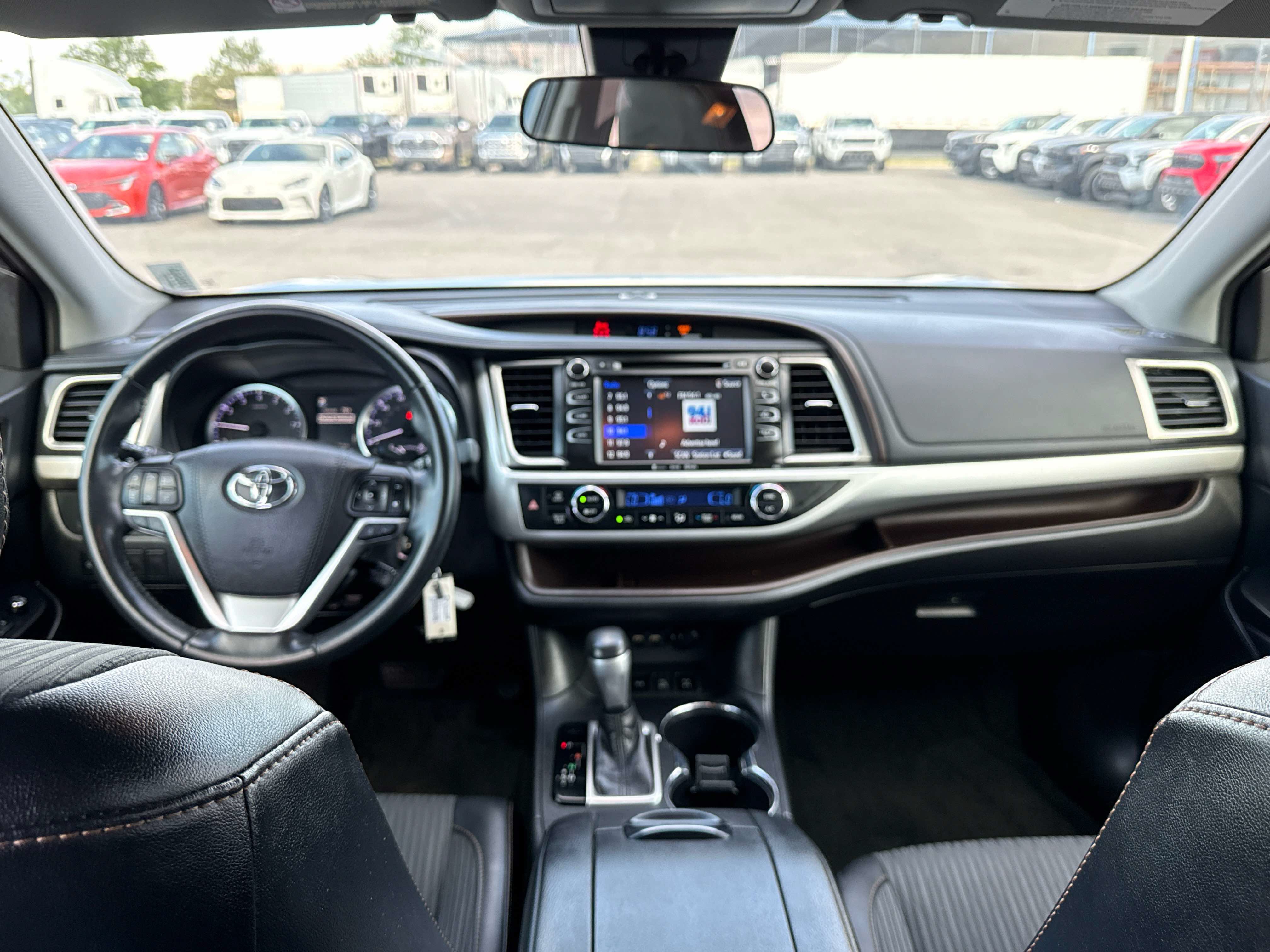 Used 2019 Toyota Highlander Plus AWD/4WD image 15