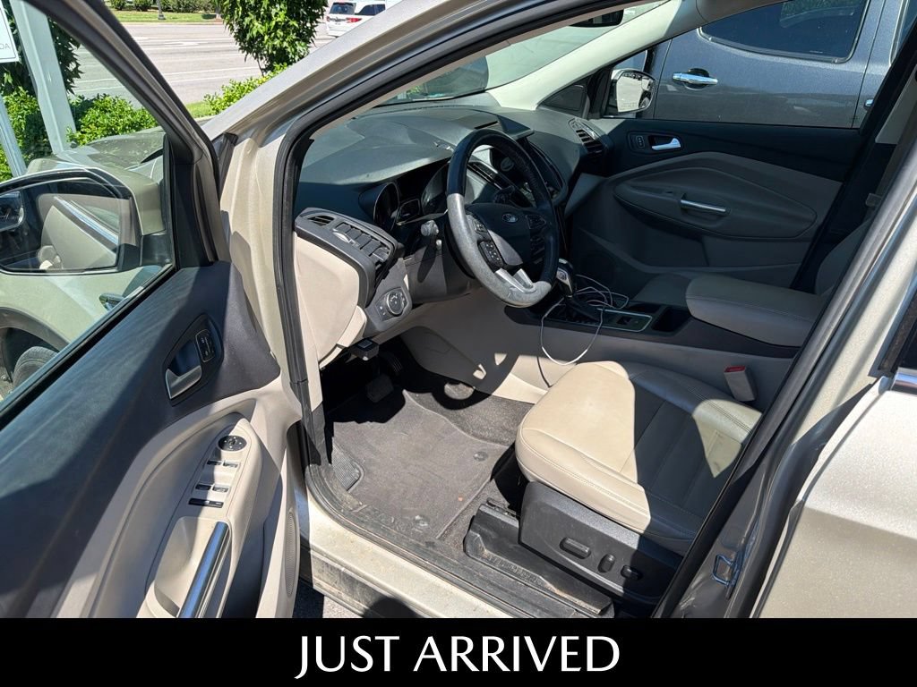 Used 2018 Ford Escape Titanium FWD image 17