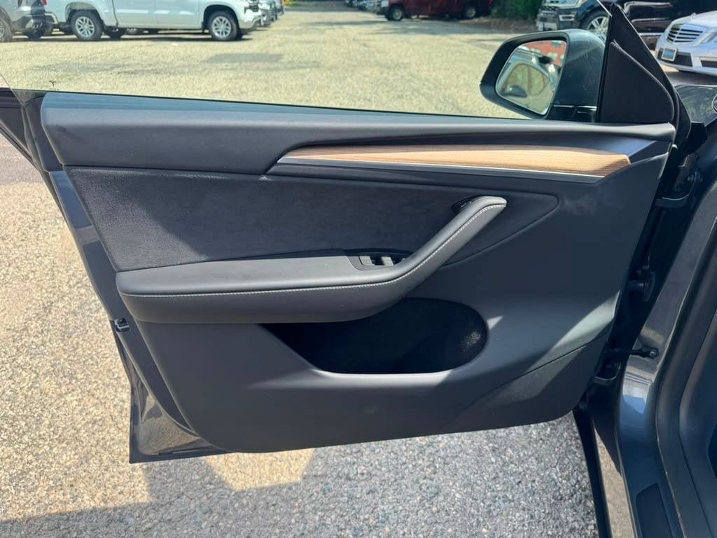 Used 2023 Tesla Model Y Long Range AWD/4WD image 12