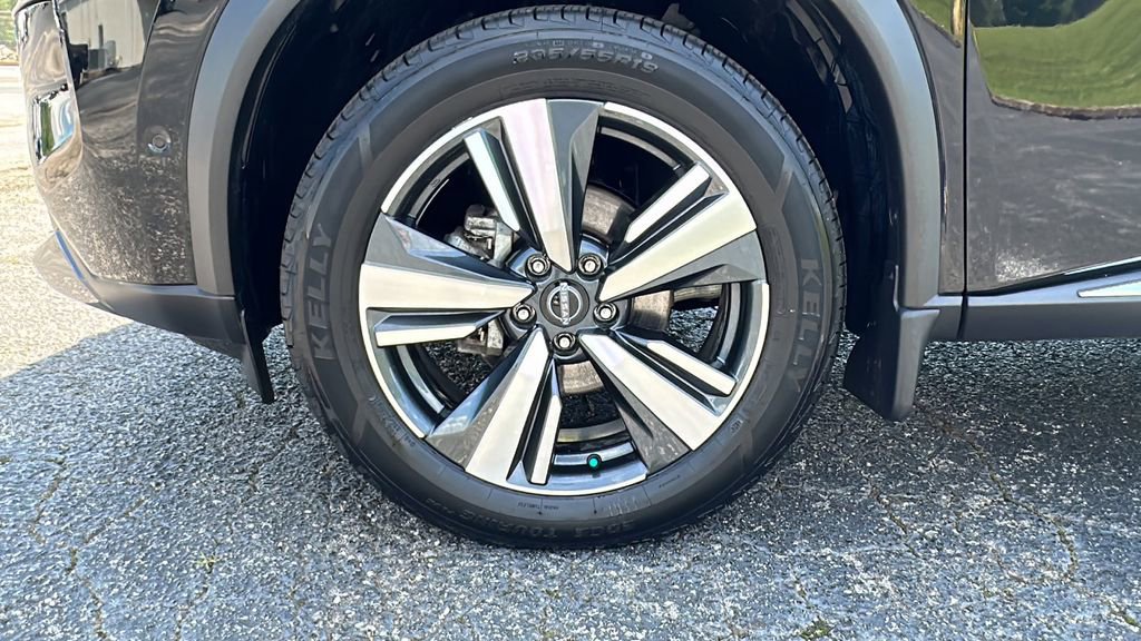 Used 2023 Nissan Rogue SL w/ SL Premium Package image 9