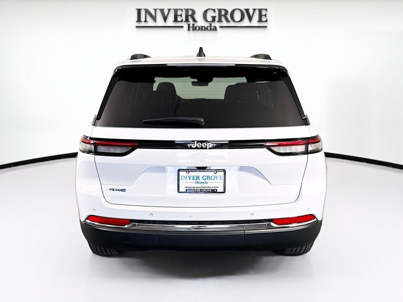 Used 2025 Jeep Grand Cherokee Limited 4xe AWD/4WD image 6