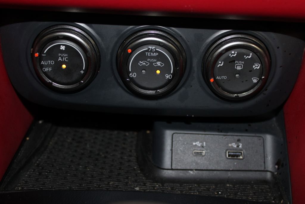 Used 2024 Nissan Z Performance w/ Floor Mat Package image 37