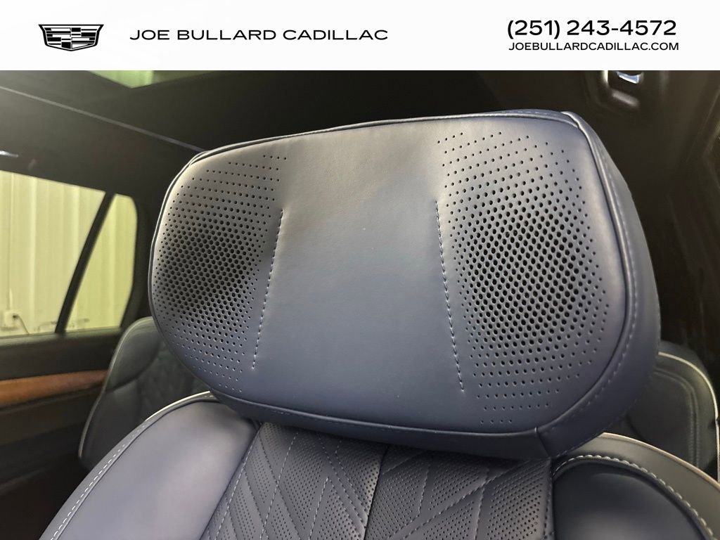 New 2026 Cadillac Vistiq Premium Luxury w/ LPO, Floor Liner Package image 38