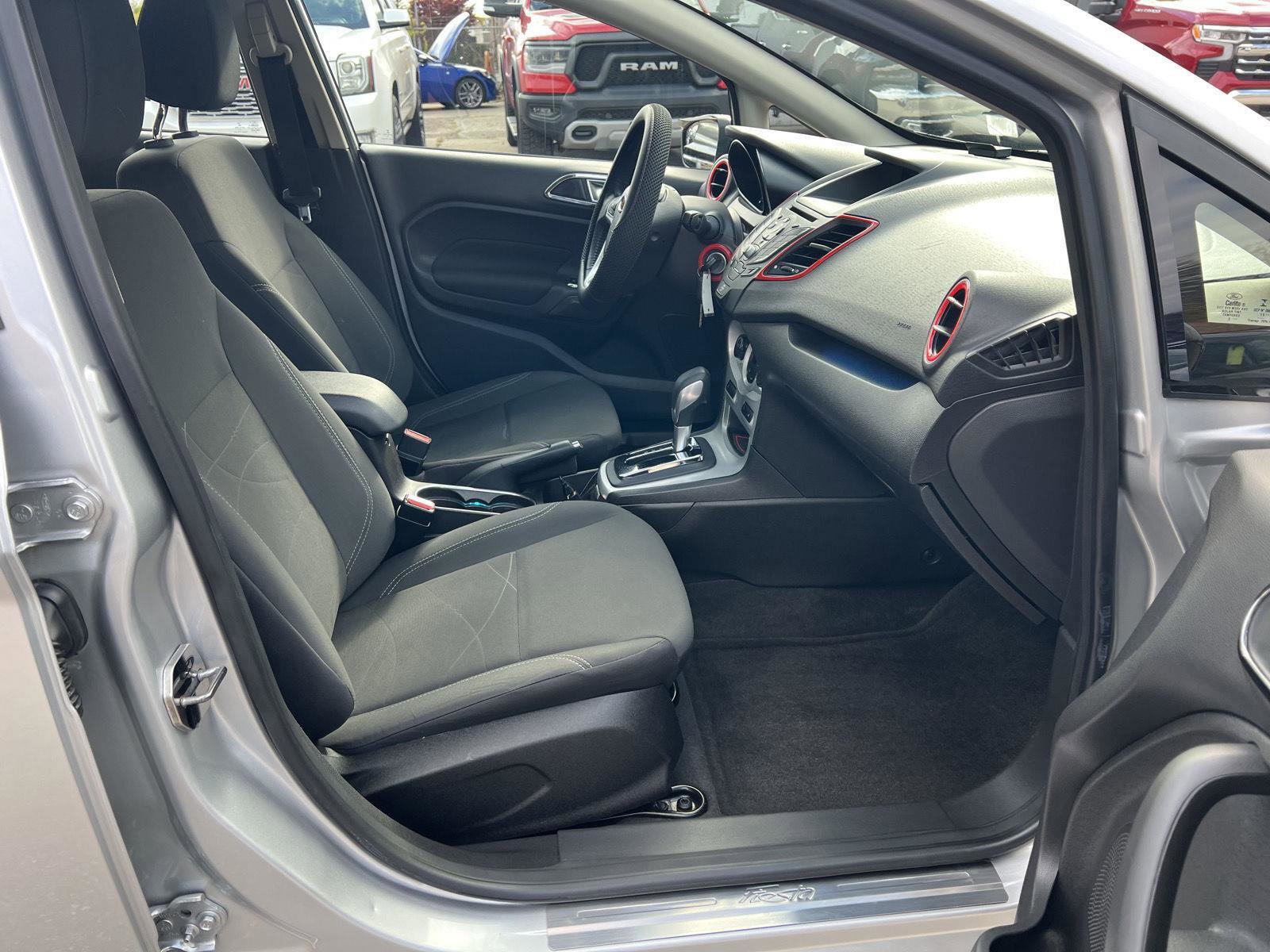 Used 2016 Ford Fiesta SE w/ SE Black Package image 25