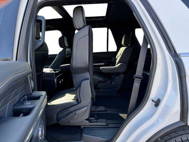 Used 2024 Ford Expedition Platinum RWD image 40
