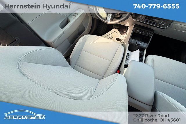Certified 2024 Hyundai Kona SEL w/ Convenience Package image 10