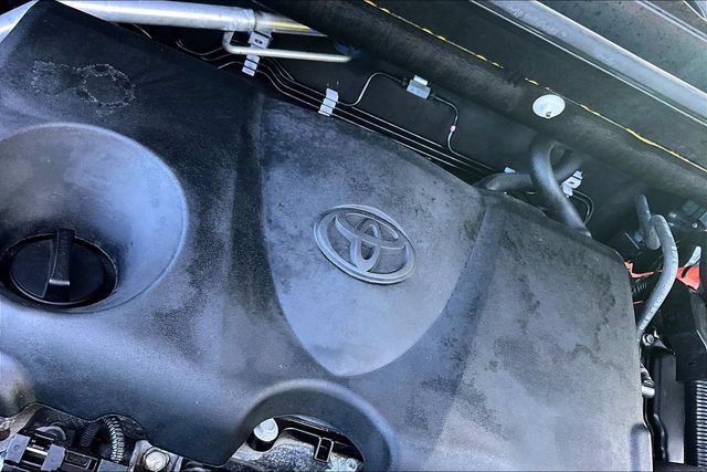 Used 2022 Toyota RAV4 SE w/ Convenience Package AWD/4WD image 30