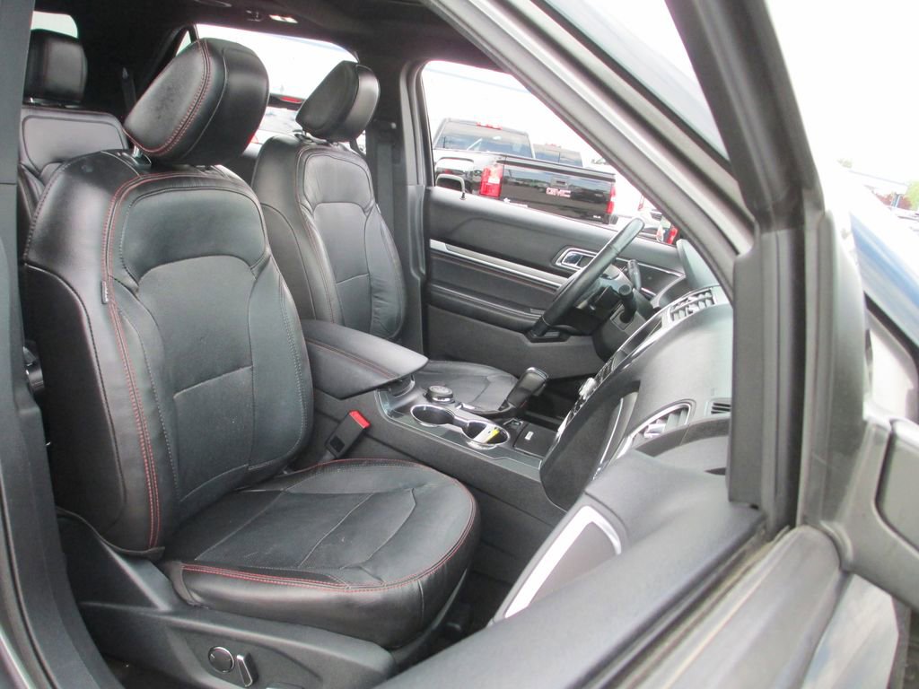 Used 2018 Ford Explorer Sport w/ Equipment Group 401A AWD/4WD image 26